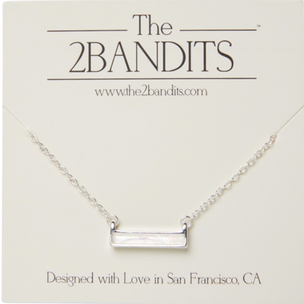 MOVING SALE 🐾💕 NWT Athens Opal & Silver Necklace The2Bandits